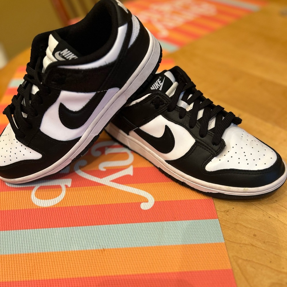 Nike low dunks black and white pandas